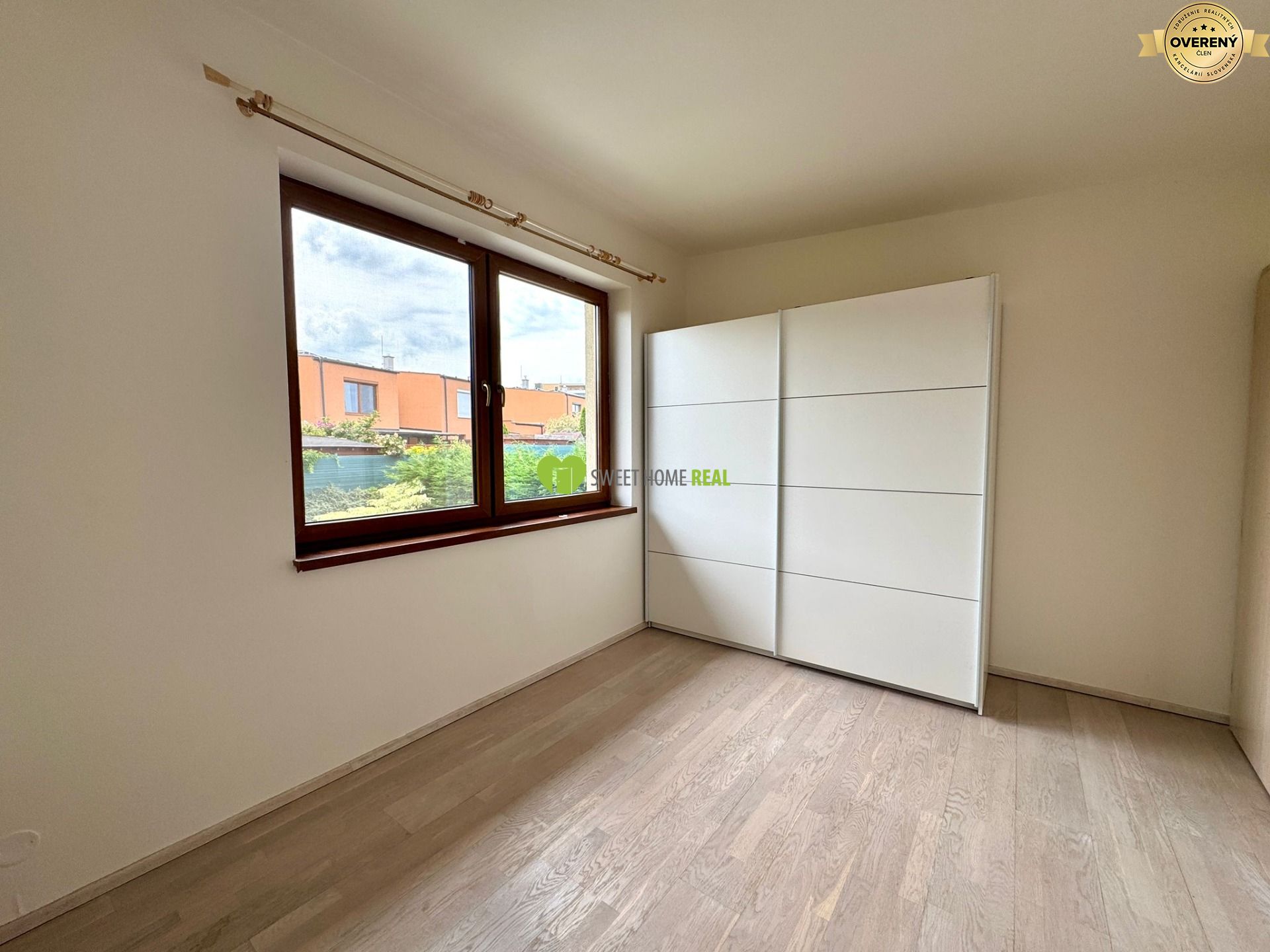 8e78514f-0044-42bc-b603-f6d883cd8385.jpg
